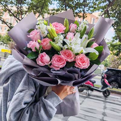 赣州11朵戴安娜粉玫瑰百合，与你一起追逐梦想