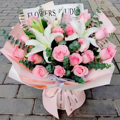 赣州18朵粉玫瑰2支百合，我的心尖宝贝
